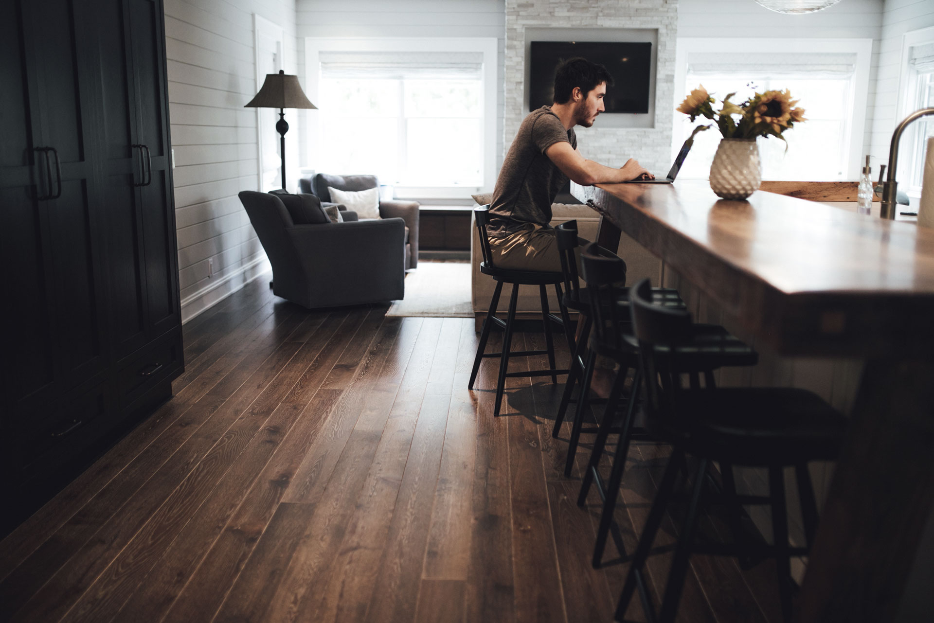 image of Live Sawn White Oak in a custom ‘Fort McHenry’ finish.